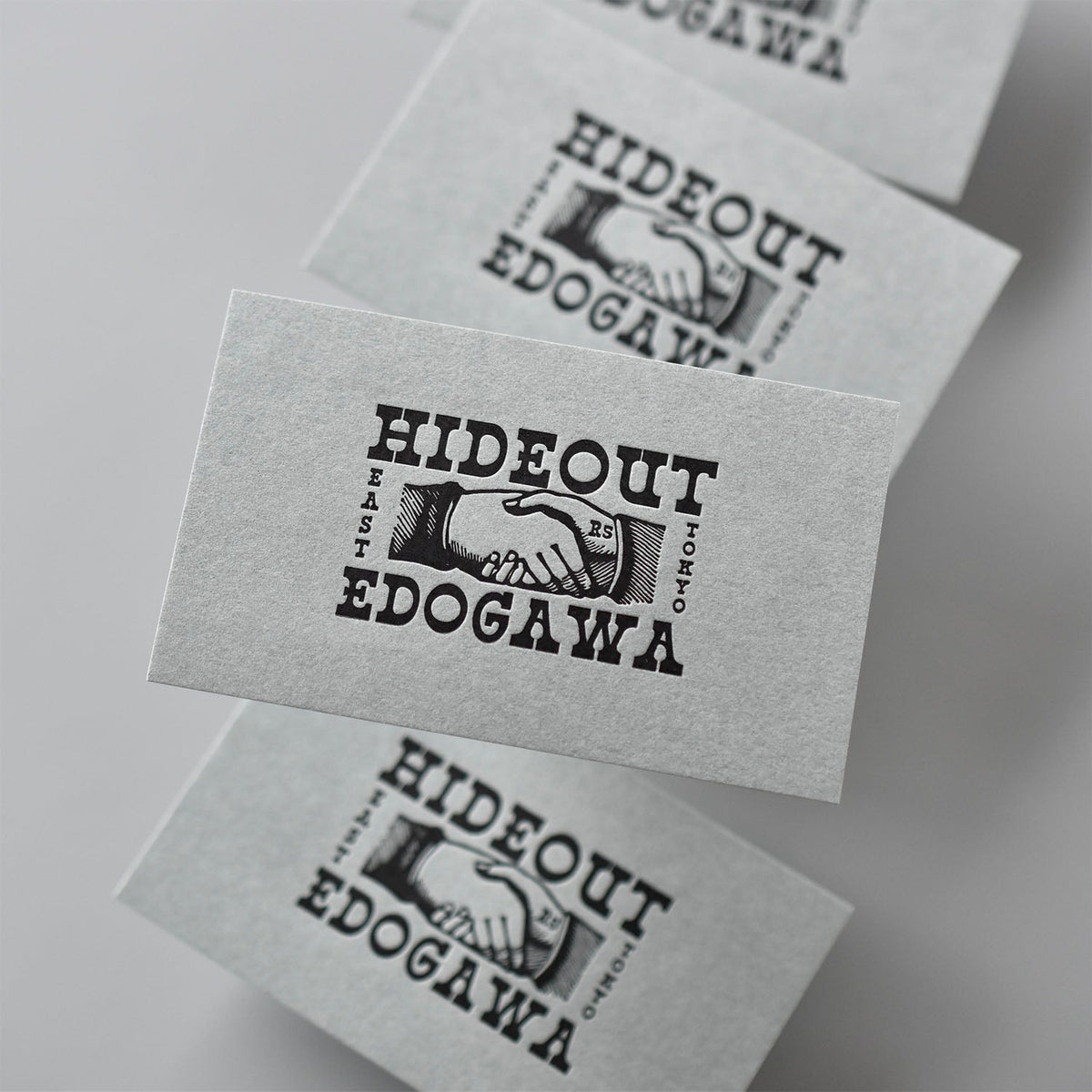 喫茶HIDEOUT様の活版印刷ショップカードを印刷させていただきました。